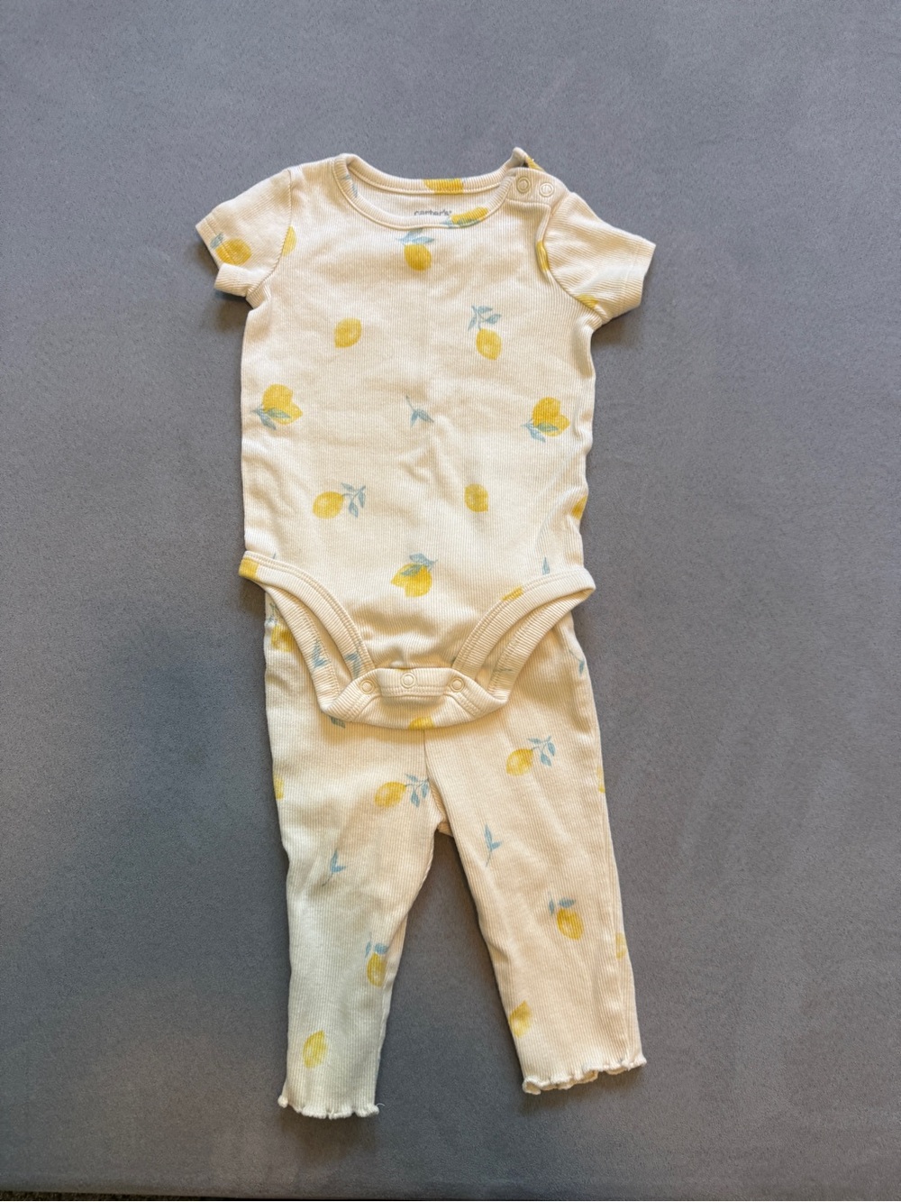 Carter's One-Piece Bodysuit and Pants Set with Yellow Lemon Print - 6m